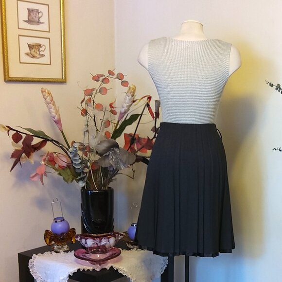 NWT SIMON CHANG Well Tailored High-quality Gray Pleated Lined Skirt Lightweight - Picture 4 of 10